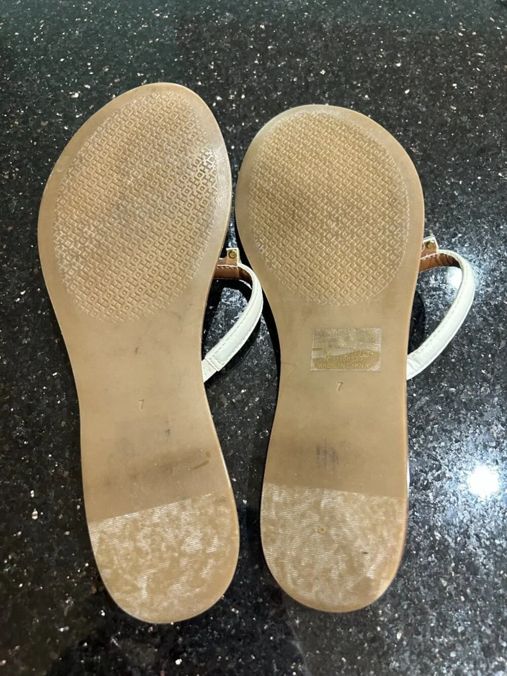 White Tory Burch thong sandals size 7 like new
